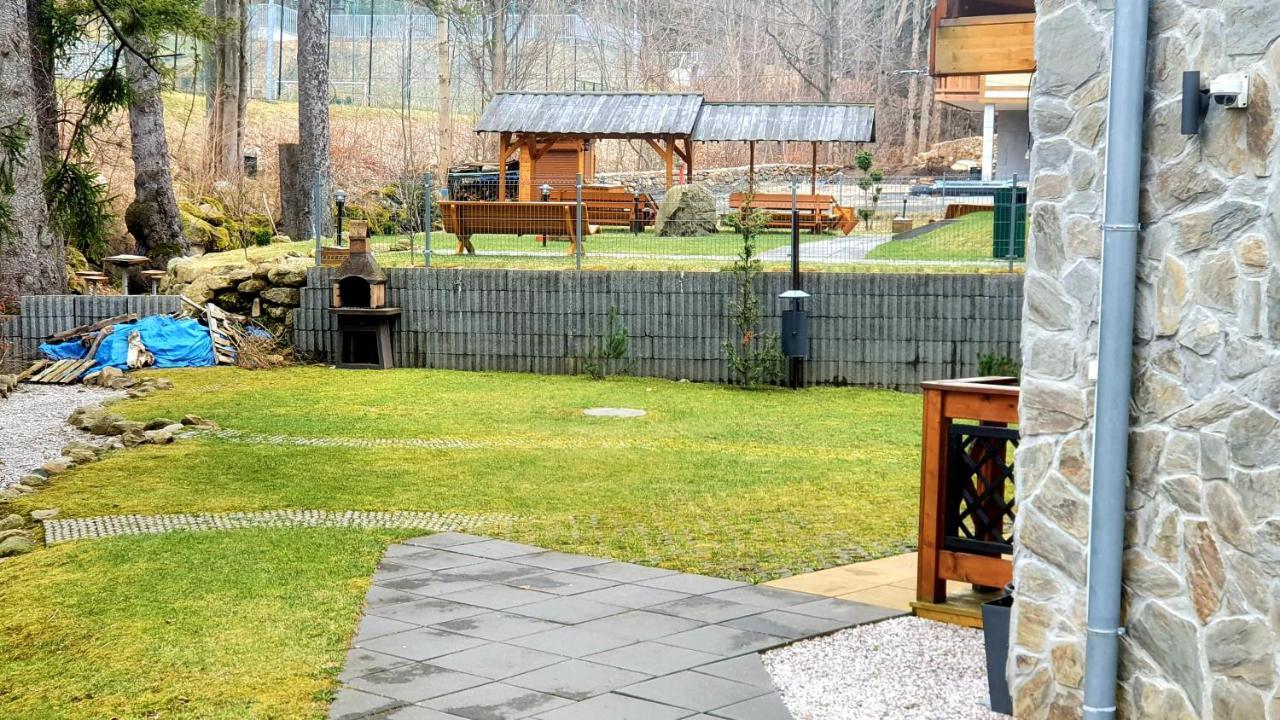 Holiday Family شكلارسكا بوريبا المظهر الخارجي الصورة